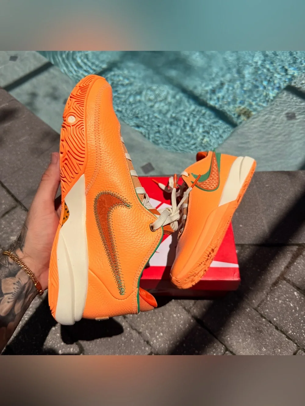 NIKE LEBRON 20 FAMU PEACH CREAM FN8263-800. SIZE 10M